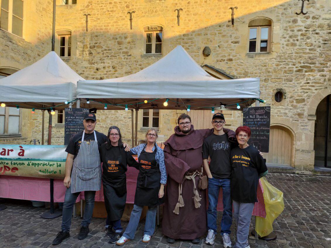 L'équipe au complet